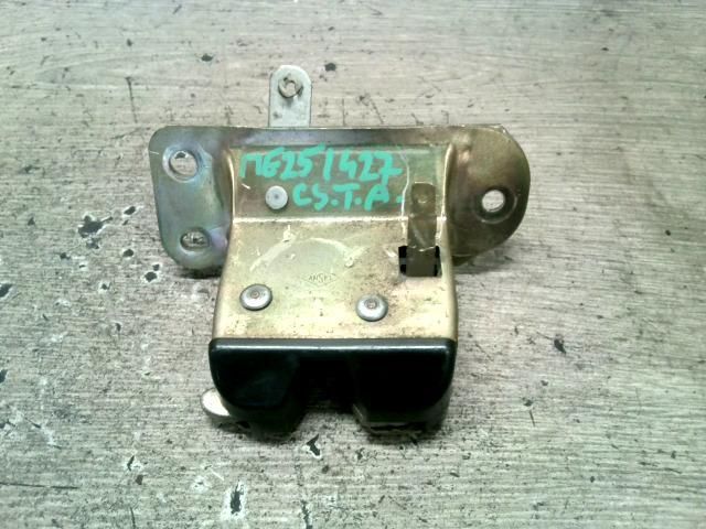 bontott MITSUBISHI COLT Bal Csomagtérajtó Zárszerkezet