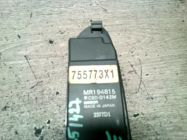 bontott MITSUBISHI COLT Bal első Ablakemelő Kapcsoló