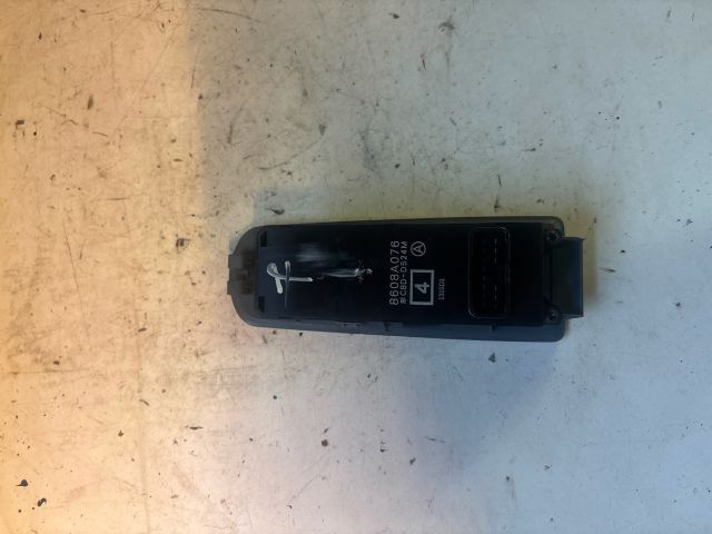 bontott MITSUBISHI COLT Bal első Ablakemelő Kapcsoló