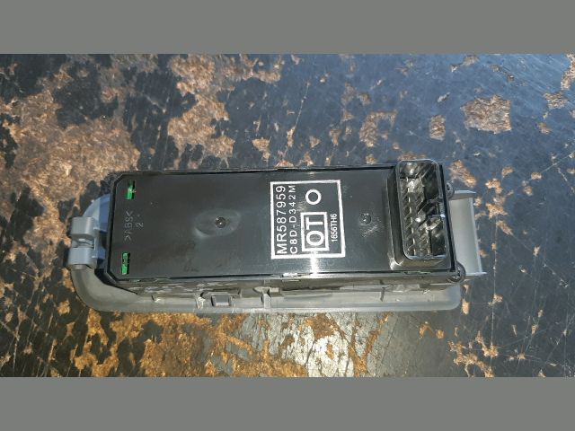 bontott MITSUBISHI COLT Bal első Ablakemelő Kapcsoló