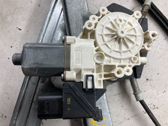 bontott MITSUBISHI COLT Bal első Ablakemelő Szerkezet (Elektromos)