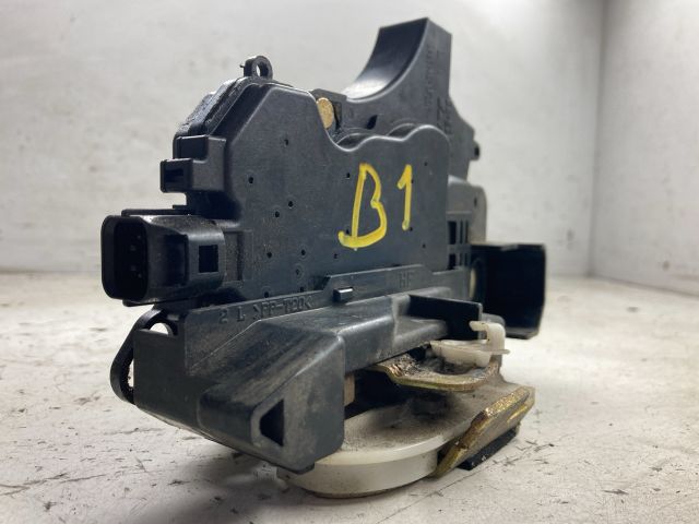 bontott MITSUBISHI COLT Bal első Ajtózár