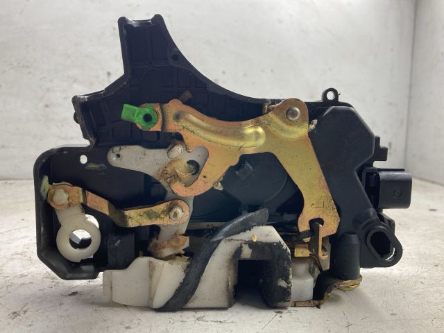 bontott MITSUBISHI COLT Bal első Ajtózár