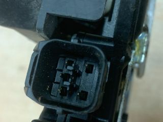 bontott MITSUBISHI COLT Bal első Ajtózár