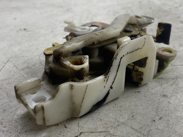 bontott MITSUBISHI COLT Bal első Ajtózár