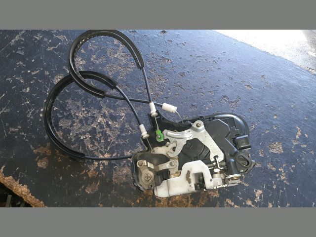 bontott MITSUBISHI COLT Bal első Ajtózár