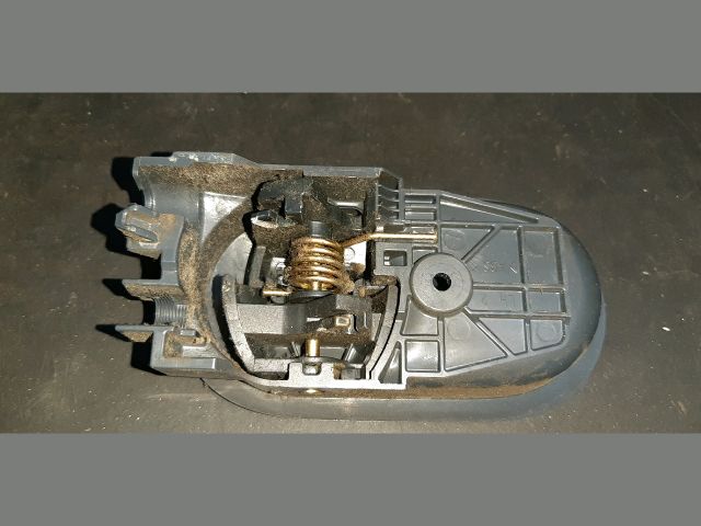 bontott MITSUBISHI COLT Bal első Belső Kilincs