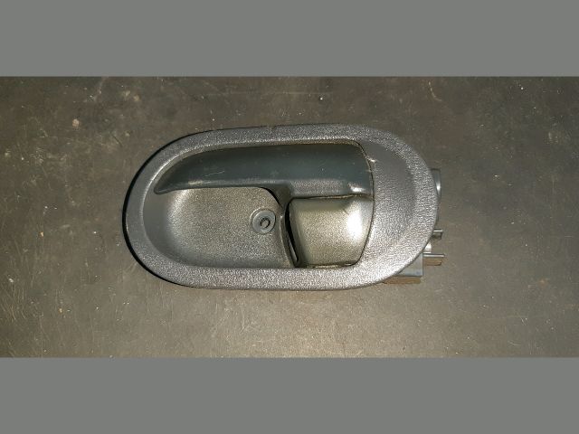 bontott MITSUBISHI COLT Bal első Belső Kilincs