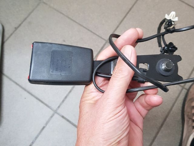 bontott MITSUBISHI COLT Bal első Biztonsági Öv Csat