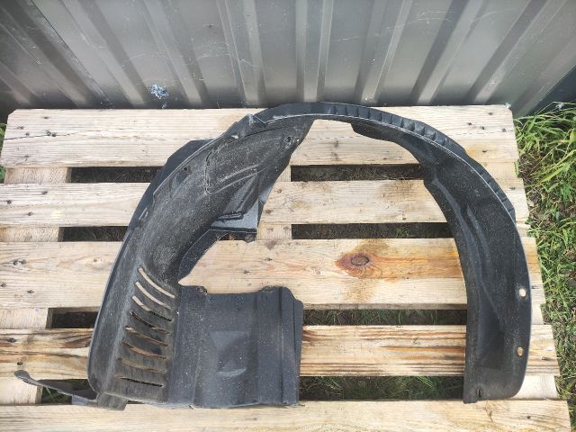 bontott MITSUBISHI COLT Bal első Dobbetét (Kerékjárati, Műanyag)