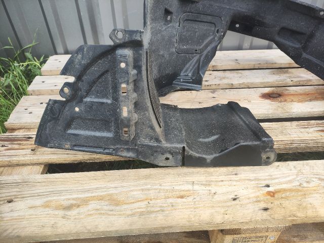 bontott MITSUBISHI COLT Bal első Dobbetét (Kerékjárati, Műanyag)