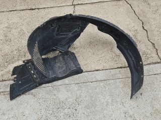 bontott MITSUBISHI COLT Bal első Első Dobbetét (Kerékjárati, Műanyag)