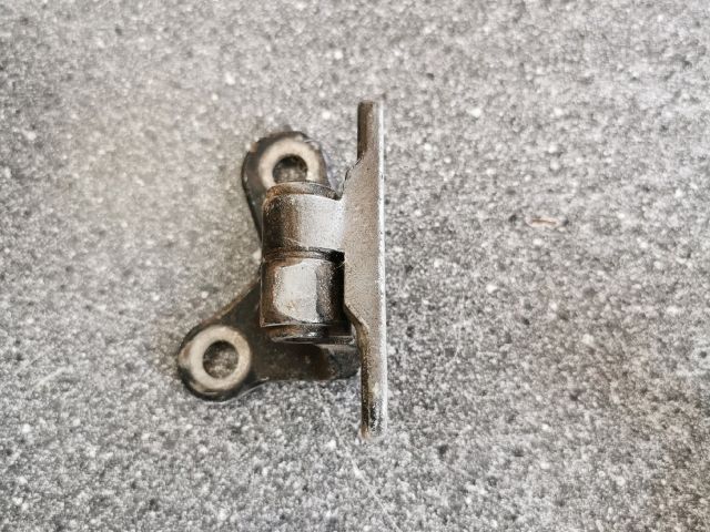 bontott MITSUBISHI COLT Bal első Felső Zsanér