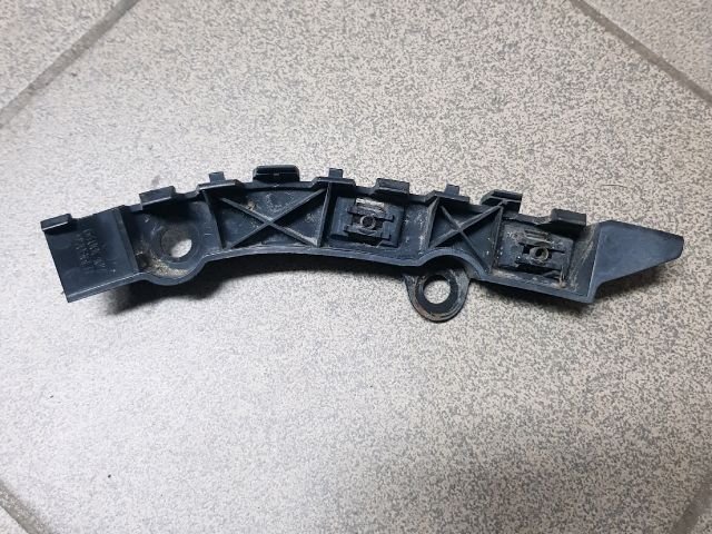 bontott MITSUBISHI COLT Bal első Lökhárító Tartó (Műanyag)