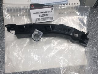 bontott MITSUBISHI COLT Bal első Lökhárító Tartó (Műanyag)