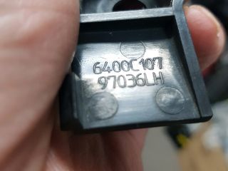 bontott MITSUBISHI COLT Bal első Lökhárító Tartó (Műanyag)