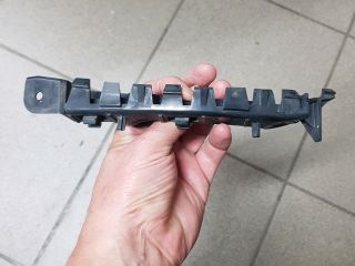 bontott MITSUBISHI COLT Bal első Lökhárító Tartó (Műanyag)