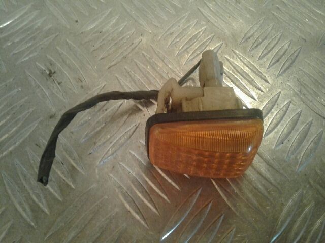 bontott MITSUBISHI COLT Bal első Sárvédő Irányjelző