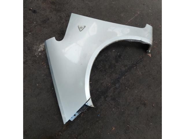 bontott MITSUBISHI COLT Bal első Sárvédő