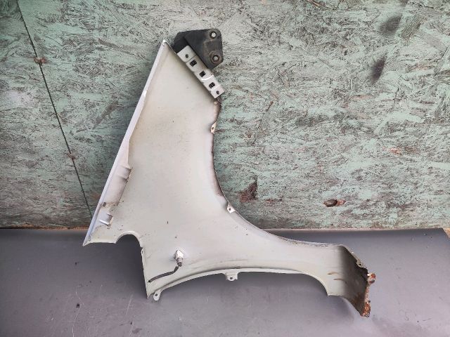 bontott MITSUBISHI COLT Bal első Sárvédő