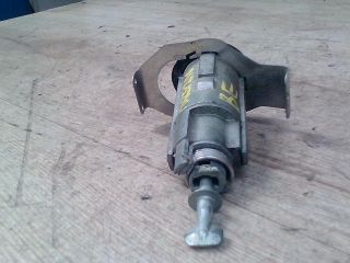 bontott MITSUBISHI COLT Bal első Zárbetét