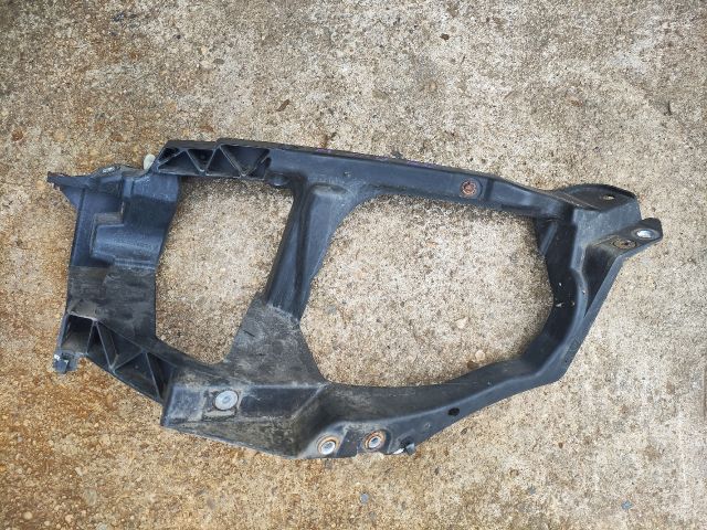 bontott MITSUBISHI COLT Bal Fényszóró Lámpakeret