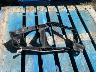 bontott MITSUBISHI COLT Bal Fényszóró Tartó