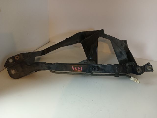 bontott MITSUBISHI COLT Bal Fényszóró Tartó