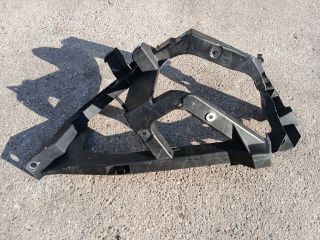 bontott MITSUBISHI COLT Bal Fényszóró Tartó