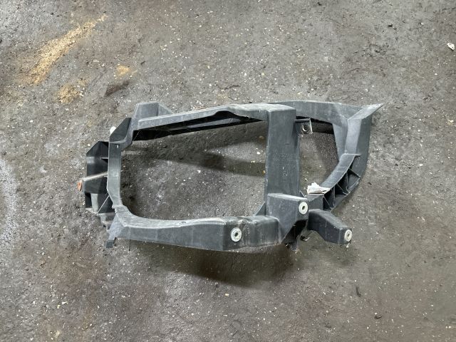 bontott MITSUBISHI COLT Bal Fényszóró Tartó