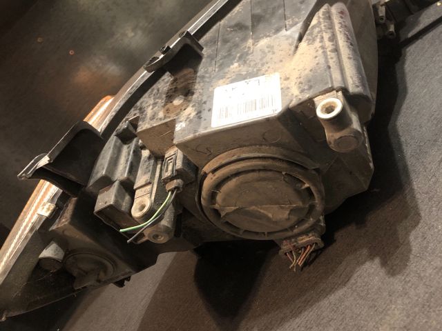 bontott MITSUBISHI COLT Bal Fényszóró