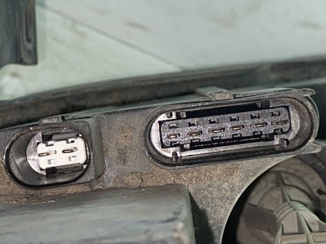 bontott MITSUBISHI COLT Bal Fényszóró