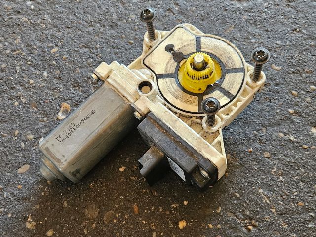 bontott MITSUBISHI COLT Bal hátsó Ablakemelő Motor