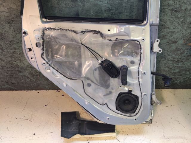 bontott MITSUBISHI COLT Bal hátsó Ajtó (Részeivel)