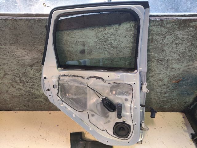 bontott MITSUBISHI COLT Bal hátsó Ajtó (Részeivel)