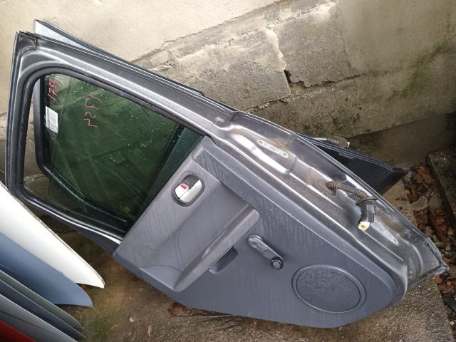 bontott MITSUBISHI COLT Bal hátsó Ajtó (Részeivel)