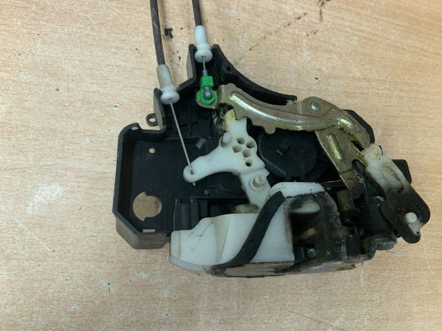 bontott MITSUBISHI COLT Bal hátsó Ajtózár