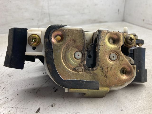 bontott MITSUBISHI COLT Bal hátsó Ajtózár