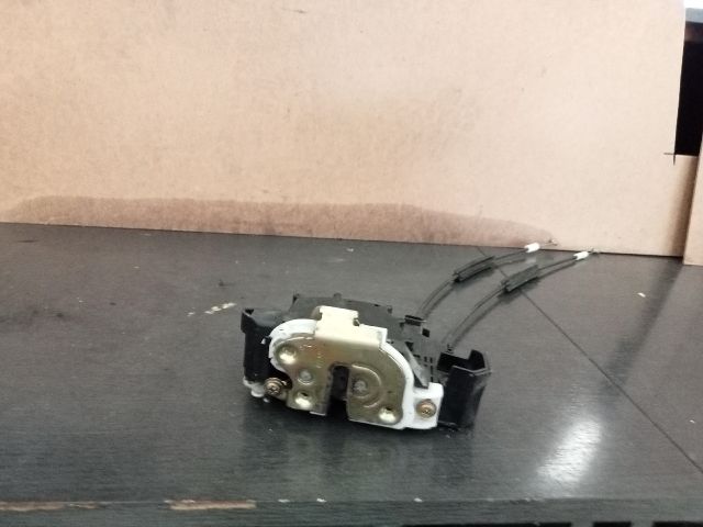 bontott MITSUBISHI COLT Bal hátsó Ajtózár