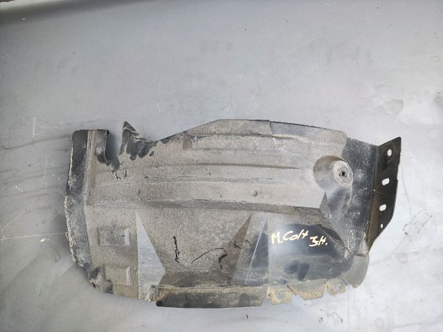 bontott MITSUBISHI COLT Bal hátsó Dobbetét (Kerékjárati, Műanyag)