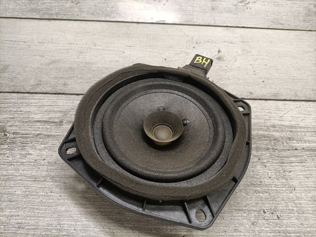 bontott MITSUBISHI COLT Bal hátsó Hangszóró