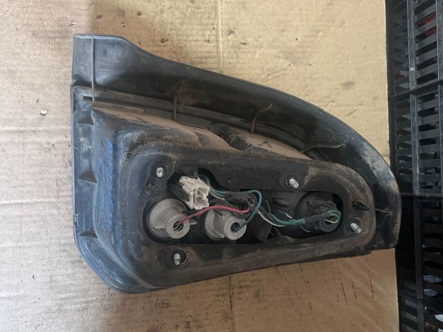 bontott MITSUBISHI COLT Bal Hátsó Lámpa