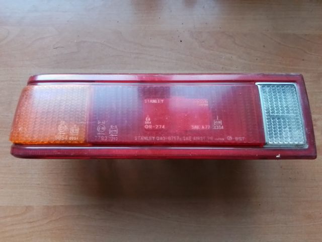 bontott MITSUBISHI COLT Bal Hátsó Lámpa