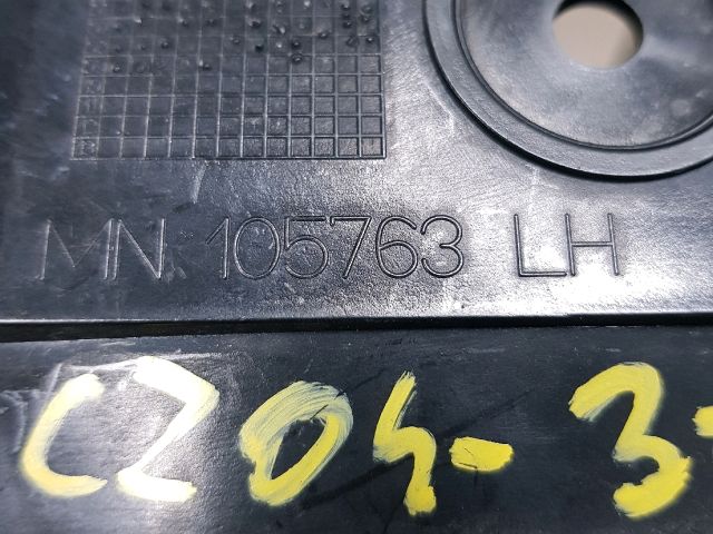 bontott MITSUBISHI COLT Bal hátsó Lökhárító Tartó (Műanyag)