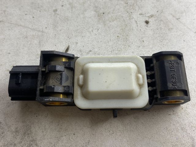 bontott MITSUBISHI COLT Bal hátsó Oldal Ütközés Érzékelő