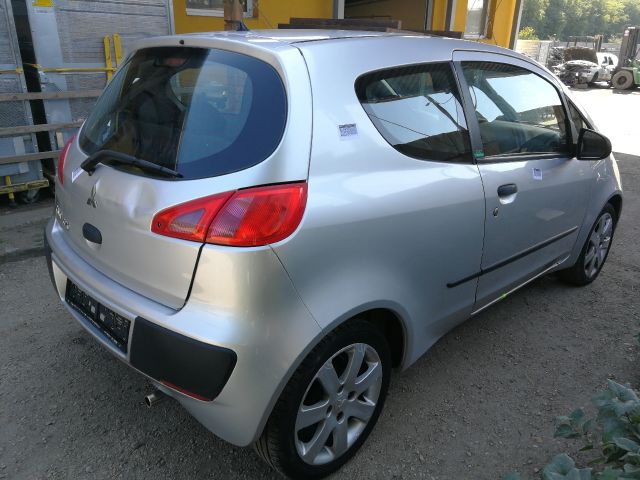 bontott MITSUBISHI COLT Bal hátsó Prizma