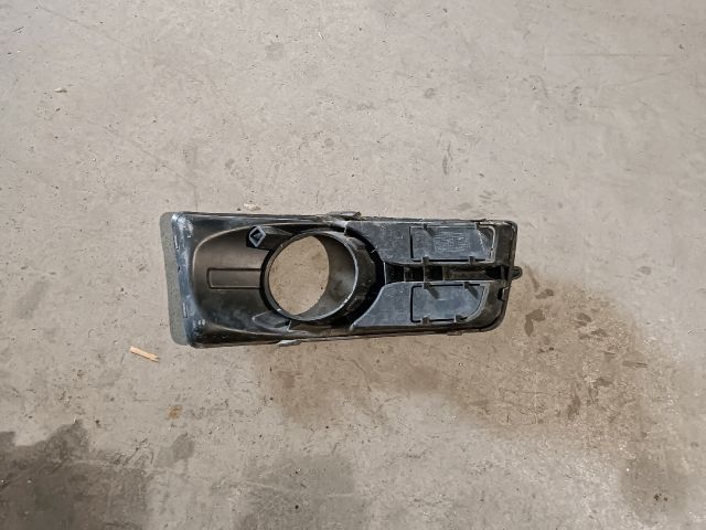 bontott MITSUBISHI COLT Bal Ködfényszóró Lámpakeret