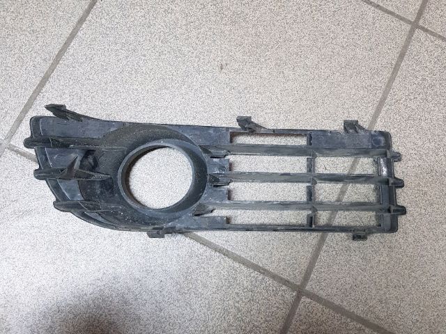 bontott MITSUBISHI COLT Bal Ködfényszóró Lámpakeret