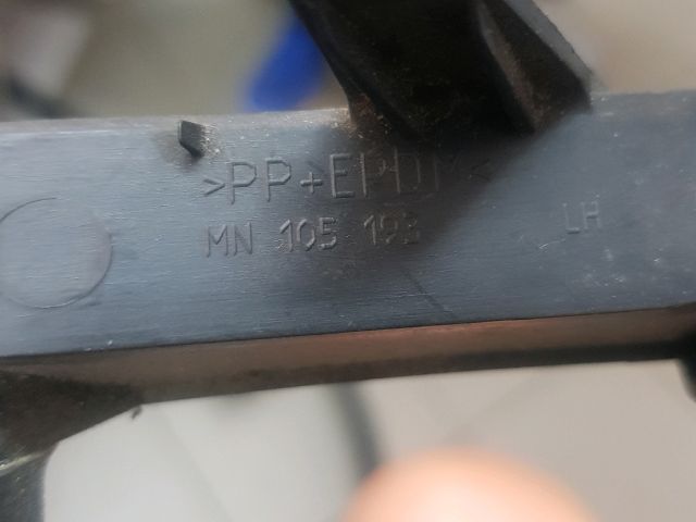 bontott MITSUBISHI COLT Bal Ködlámpa Rács