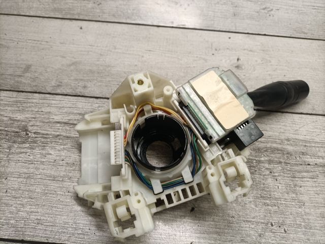 bontott MITSUBISHI COLT Bal Kormánykapcsoló Irányjelző